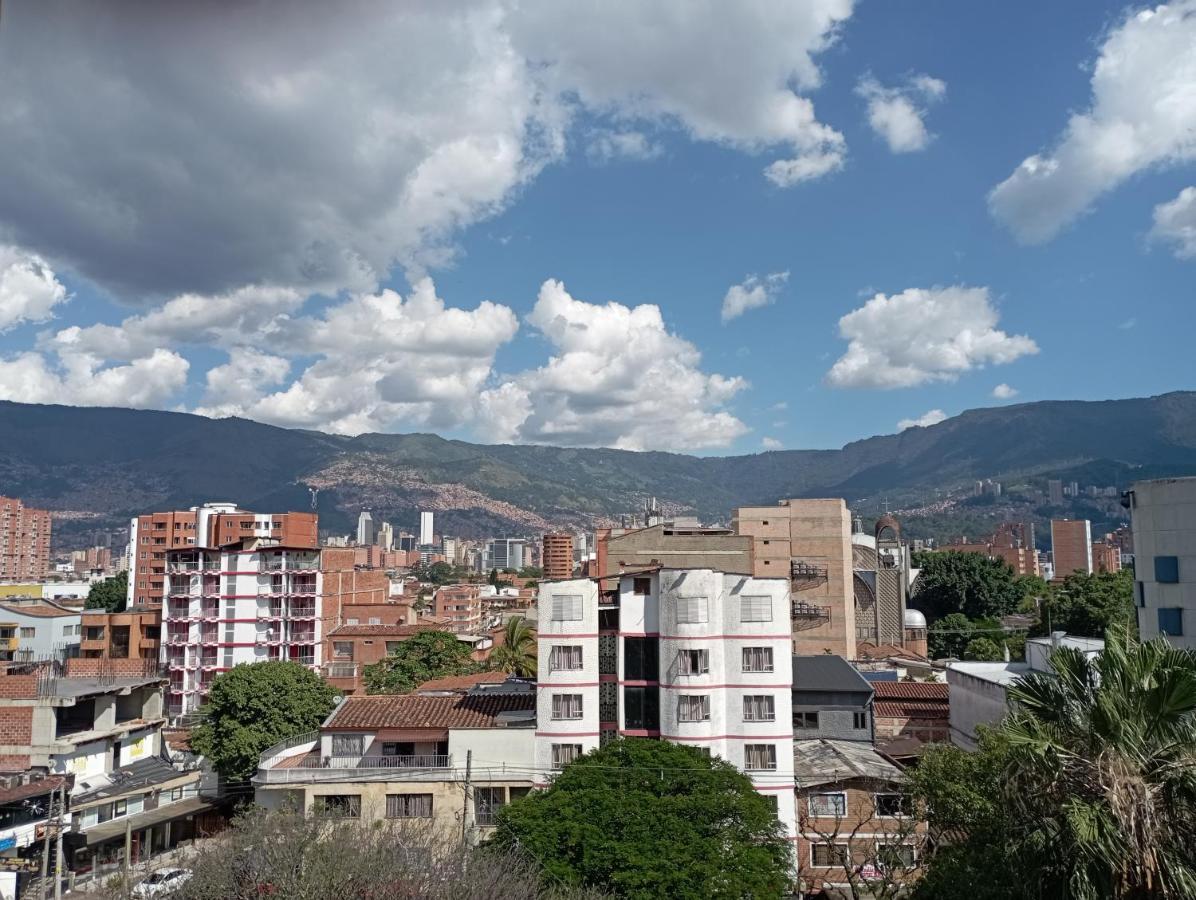Beautiful & Comfortable Apartment In Laureles Меделин Екстериор снимка
